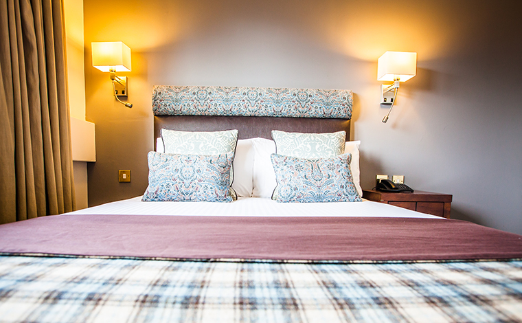 Stirling Court Hotel Bedroom