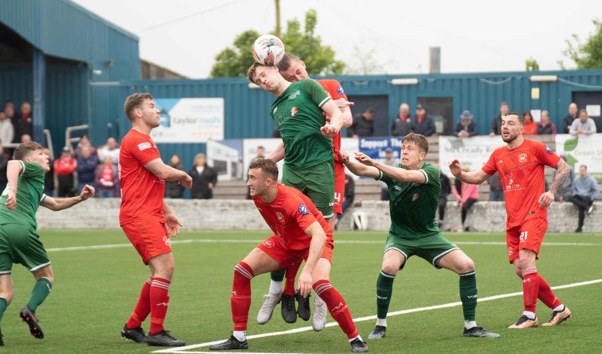 Ben Maciver-Redwood heads the winner in extra time.