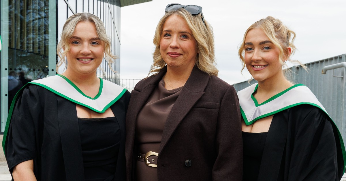 (l-r) Rachel Carver, Professor Karen Goudie and Amy Winchester