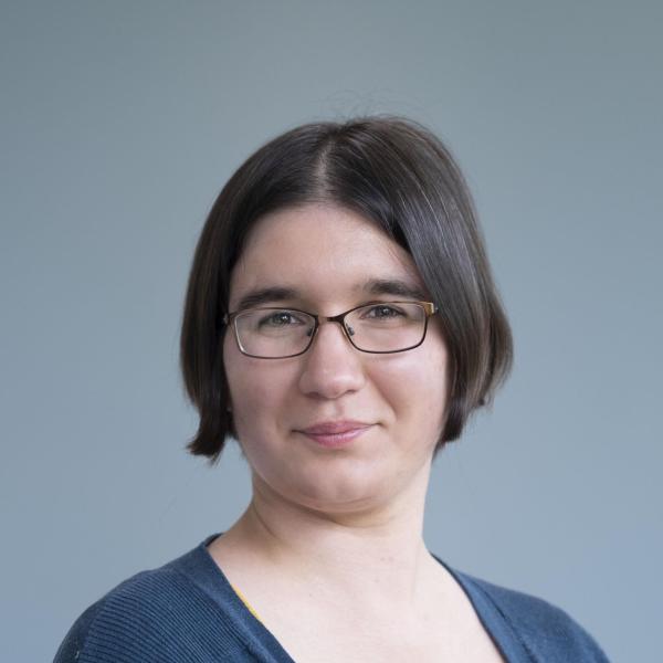 Dr Zita Babarczi