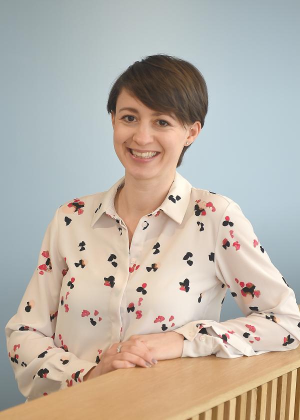 Dr Hannah Carver